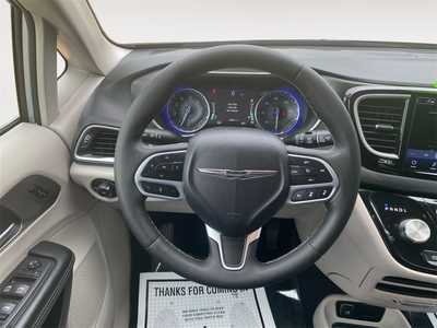 2023 Chrysler Pacifica, $24900. Photo 12