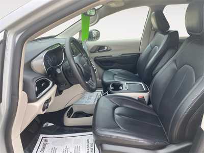 2023 Chrysler Pacifica, $24900. Photo 9