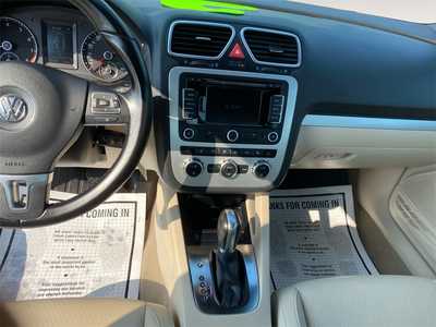 2014 Volkswagen Eos, $12500. Photo 11