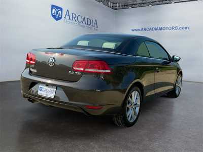 2014 Volkswagen Eos, $12500. Photo 5