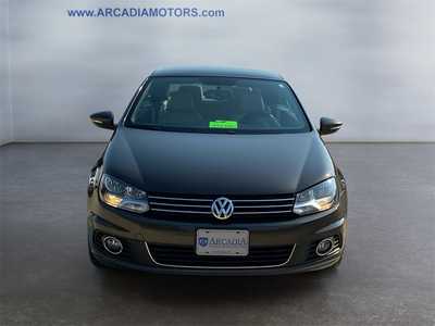 2014 Volkswagen Eos, $12500. Photo 8