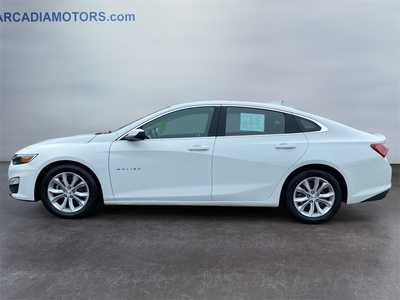 2022 Chevrolet Malibu, $18500. Photo 2
