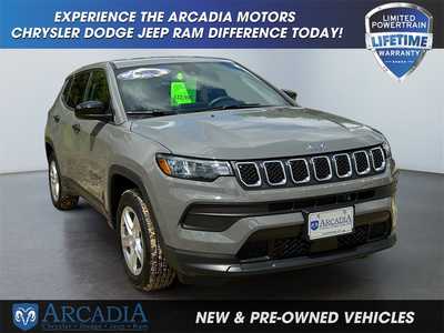 2023 Jeep Compass, $22900. Photo 7