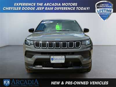 2023 Jeep Compass, $22900. Photo 8