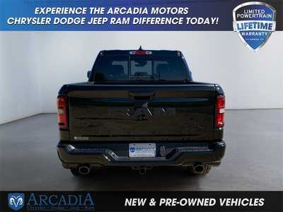 2025 RAM 1500 Crew Cab, $. Photo 4