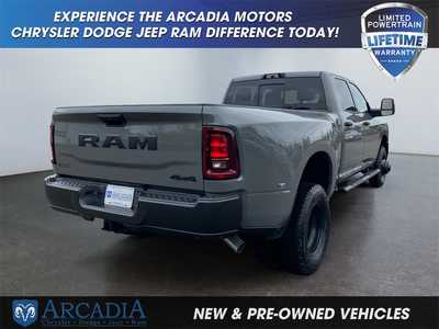 2026 RAM 3500 Crew Cab, $. Photo 5