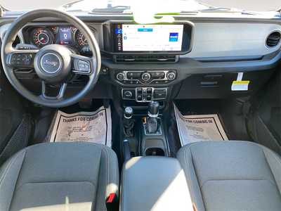 2025 Jeep Wrangler, $39000. Photo 10