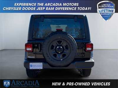 2025 Jeep Wrangler, $39000. Photo 4