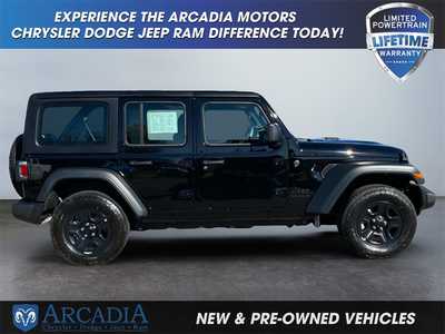 2025 Jeep Wrangler, $39000. Photo 6