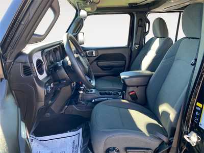 2025 Jeep Wrangler, $39000. Photo 9