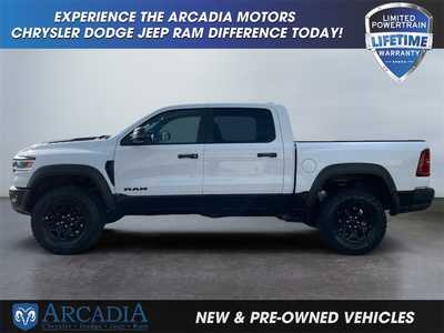 2026 RAM 1500 Crew Cab, $. Photo 2