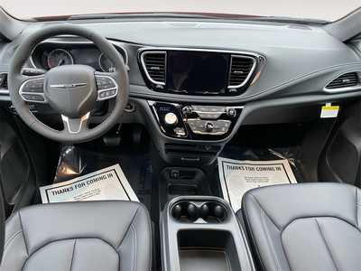 2026 Chrysler Pacifica, $. Photo 10