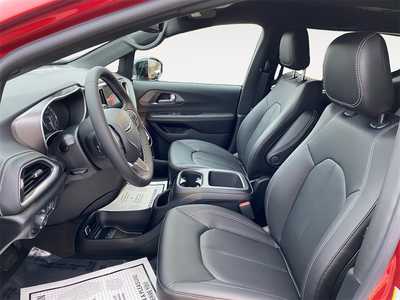 2026 Chrysler Pacifica, $. Photo 9