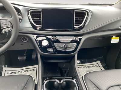 2026 Chrysler Pacifica, $. Photo 11