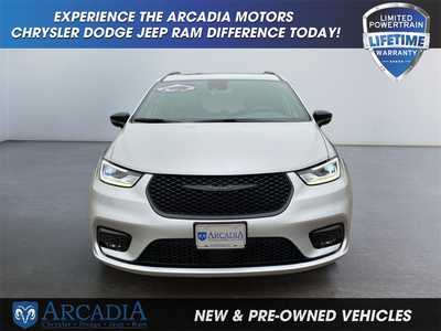 2026 Chrysler Pacifica, $. Photo 8