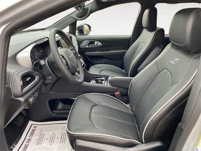 2026 Chrysler Pacifica, $. Photo 9