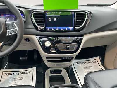 2024 Chrysler Pacifica, $29143. Photo 11
