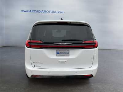 2024 Chrysler Pacifica, $29143. Photo 4