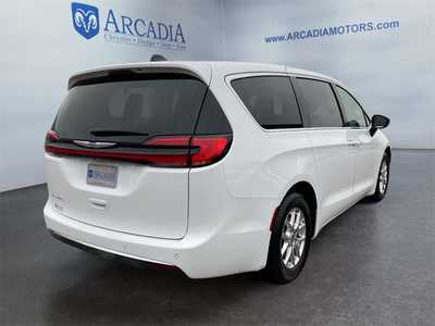 2024 Chrysler Pacifica, $29143. Photo 5