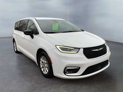 2024 Chrysler Pacifica, $29143. Photo 7