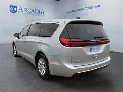 2024 Chrysler Pacifica, $29700. Photo 3