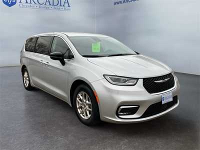 2024 Chrysler Pacifica, $29700. Photo 7