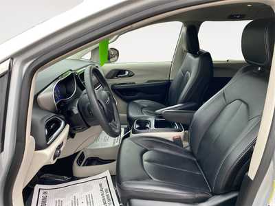 2024 Chrysler Pacifica, $29700. Photo 9