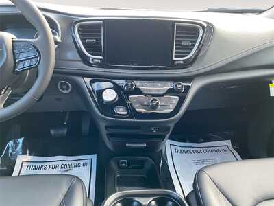 2026 Chrysler Pacifica, $0. Photo 11