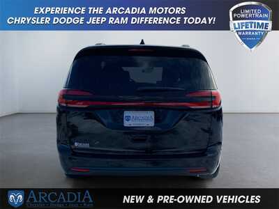 2026 Chrysler Pacifica, $0. Photo 4