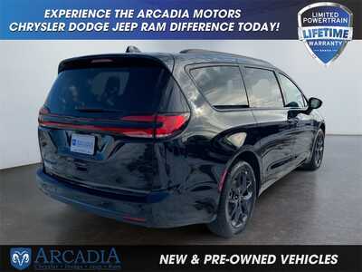 2026 Chrysler Pacifica, $0. Photo 5