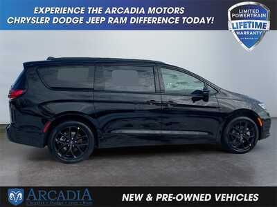 2026 Chrysler Pacifica, $0. Photo 6