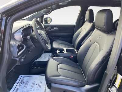2026 Chrysler Pacifica, $0. Photo 9