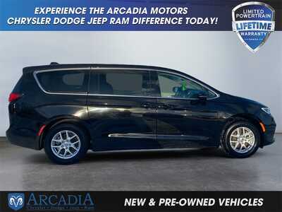 2024 Chrysler Pacifica, $29900. Photo 6