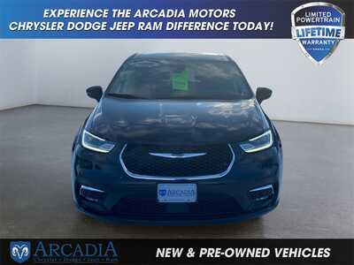 2024 Chrysler Pacifica, $29900. Photo 8