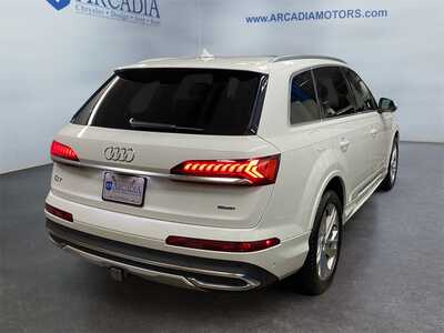 2021 Audi Q7, $31500. Photo 5