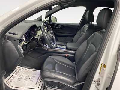 2021 Audi Q7, $31500. Photo 9