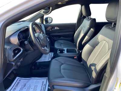 2026 Chrysler Pacifica, $0. Photo 10
