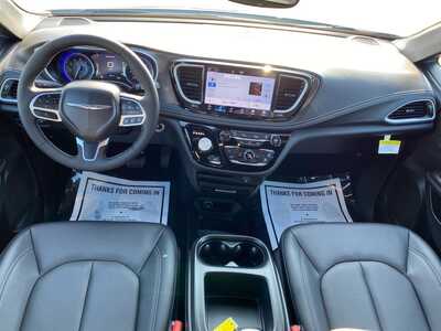 2026 Chrysler Pacifica, $0. Photo 12