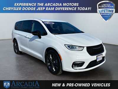 2026 Chrysler Pacifica, $0. Photo 7