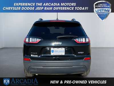 2019 Jeep Cherokee, $17900. Photo 4