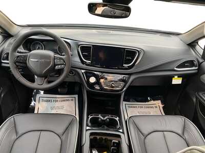 2026 Chrysler Pacifica, $0. Photo 12