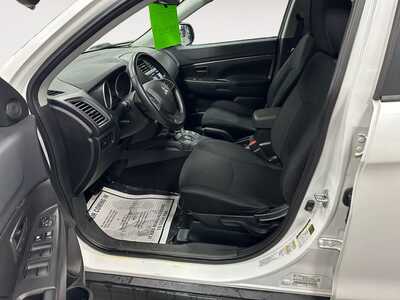 2015 Mitsubishi Outlander, $8600. Photo 9