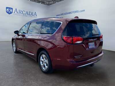2017 Chrysler Pacifica, $17400. Photo 3