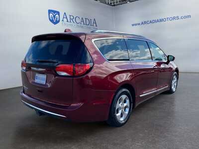 2017 Chrysler Pacifica, $17400. Photo 5