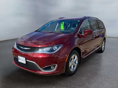 2017 Chrysler Pacifica, $17400. Photo 1