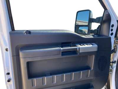 2016 Ford F250 Crew Cab, $37900. Photo 11