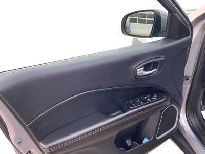 2018 Jeep Compass, $16900. Photo 11