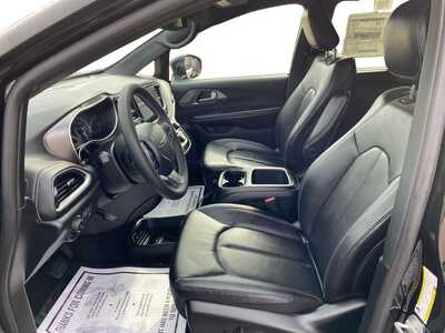 2026 Chrysler Pacifica, $0. Photo 10