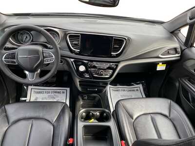 2026 Chrysler Pacifica, $0. Photo 12