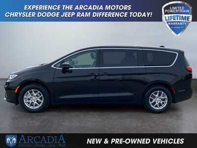 2026 Chrysler Pacifica, $0. Photo 2